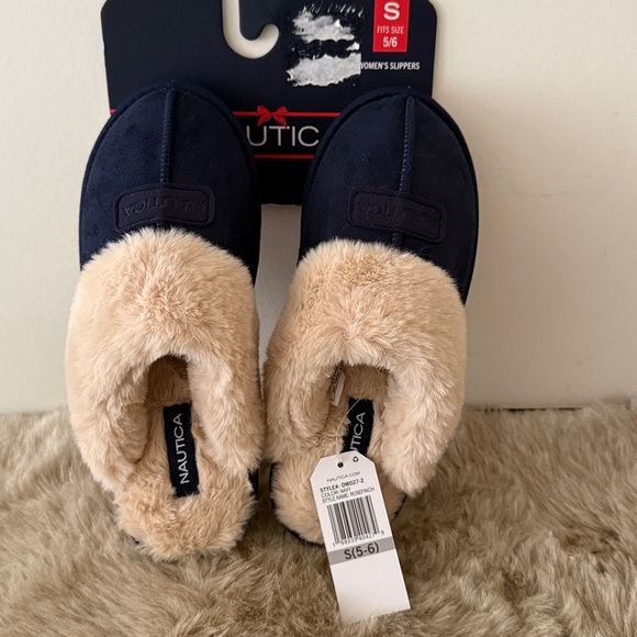 Nautica Dark Blue and Tan Plush Slippers size 5-6 - Picture 4 of 5